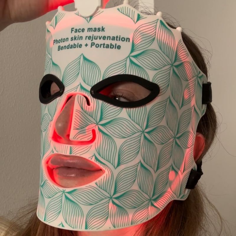 DwellWell™ 7-Mode LED Light Therapy Mask